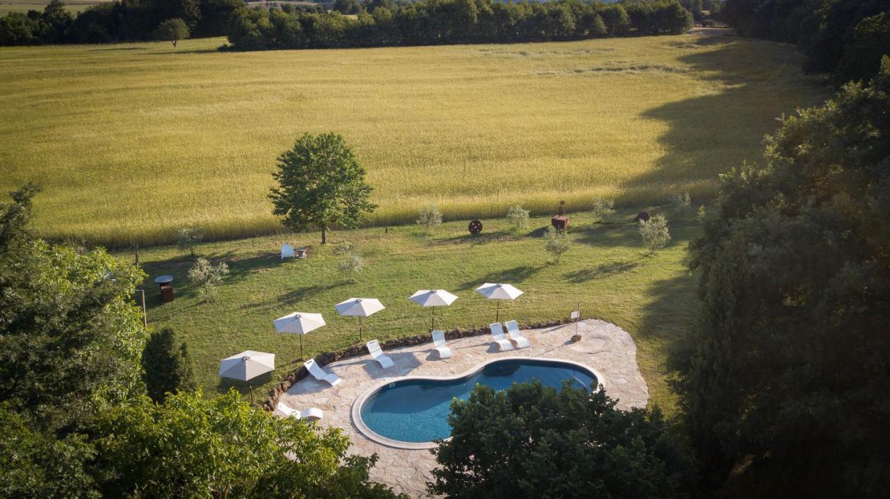 Glamping In Toscana, Luxury Tents In Agriturismo Biologico Sorano  Eksteriør billede